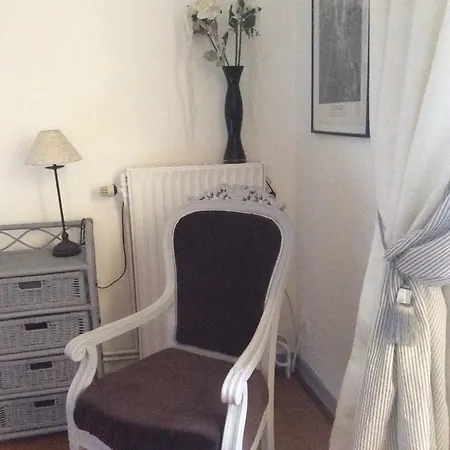 Aux Chevrefeuilles Bed & Breakfast