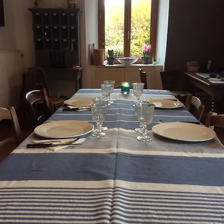 Aux Chevrefeuilles Bed & Breakfast *